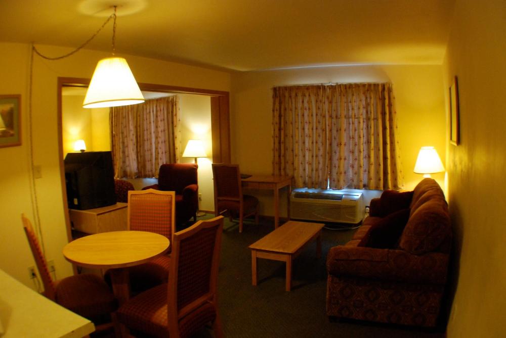 Luck Country Inn