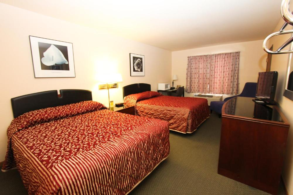 Queen Suite with Two Queen Beds interior